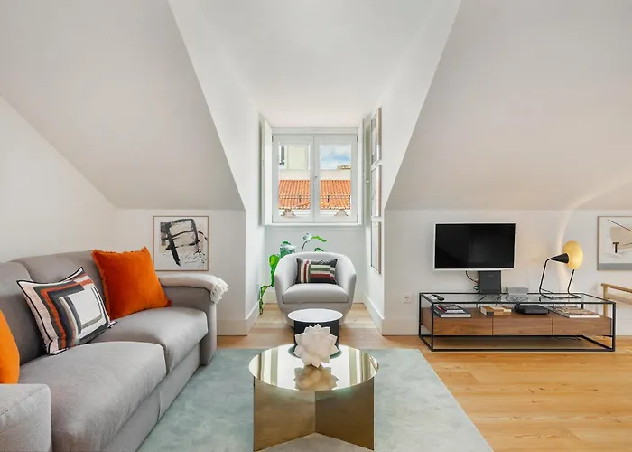 Whome Top-Floor Studio In Prime Location