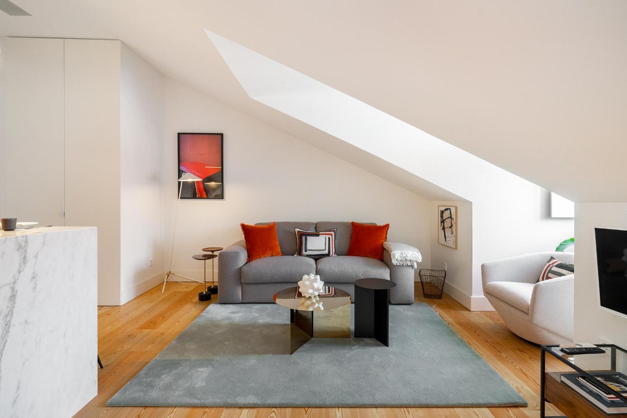 Whome Top-floor In Prime Location