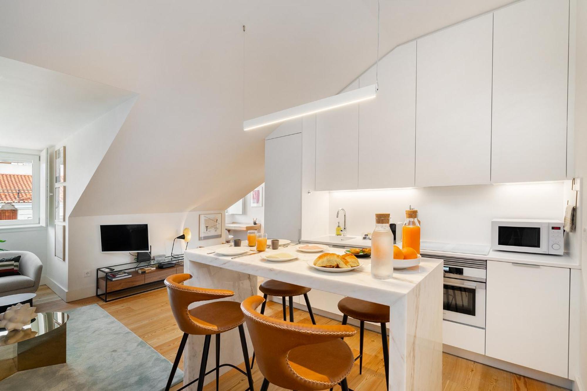 Whome Top-floor In Prime Location *
